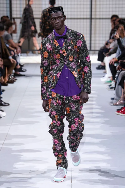 Look 25